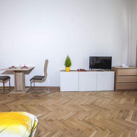 Beautiful Central Apartment Thamova Prag Eksteriør billede